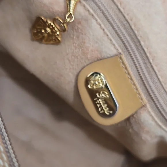 GUCCI - Vintage GG Supreme Boston Bag in Tan, PVC & Leather, with Sherry Line - Picture 14 of 17